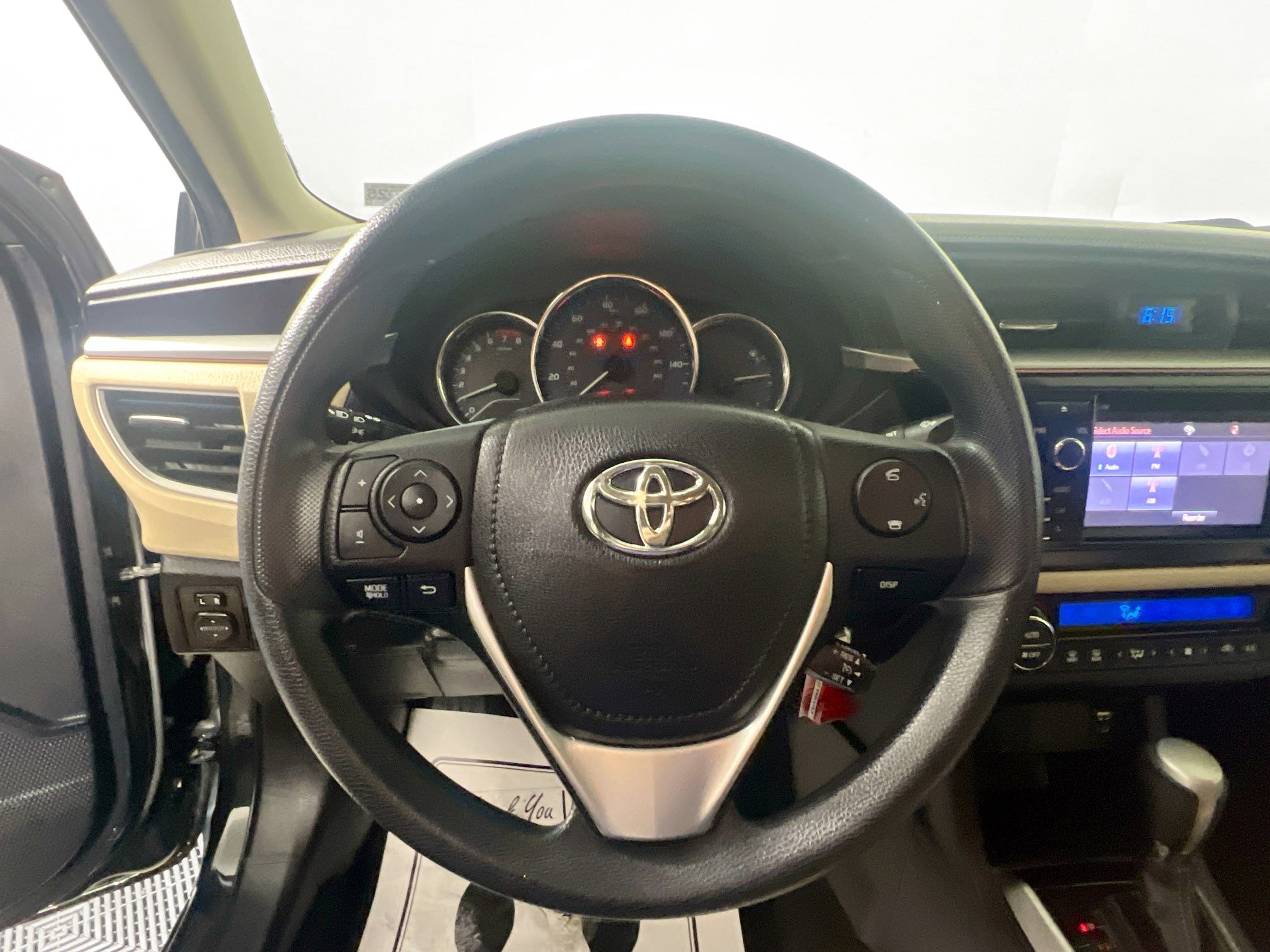 Used 2016 Toyota Corolla LE image 17