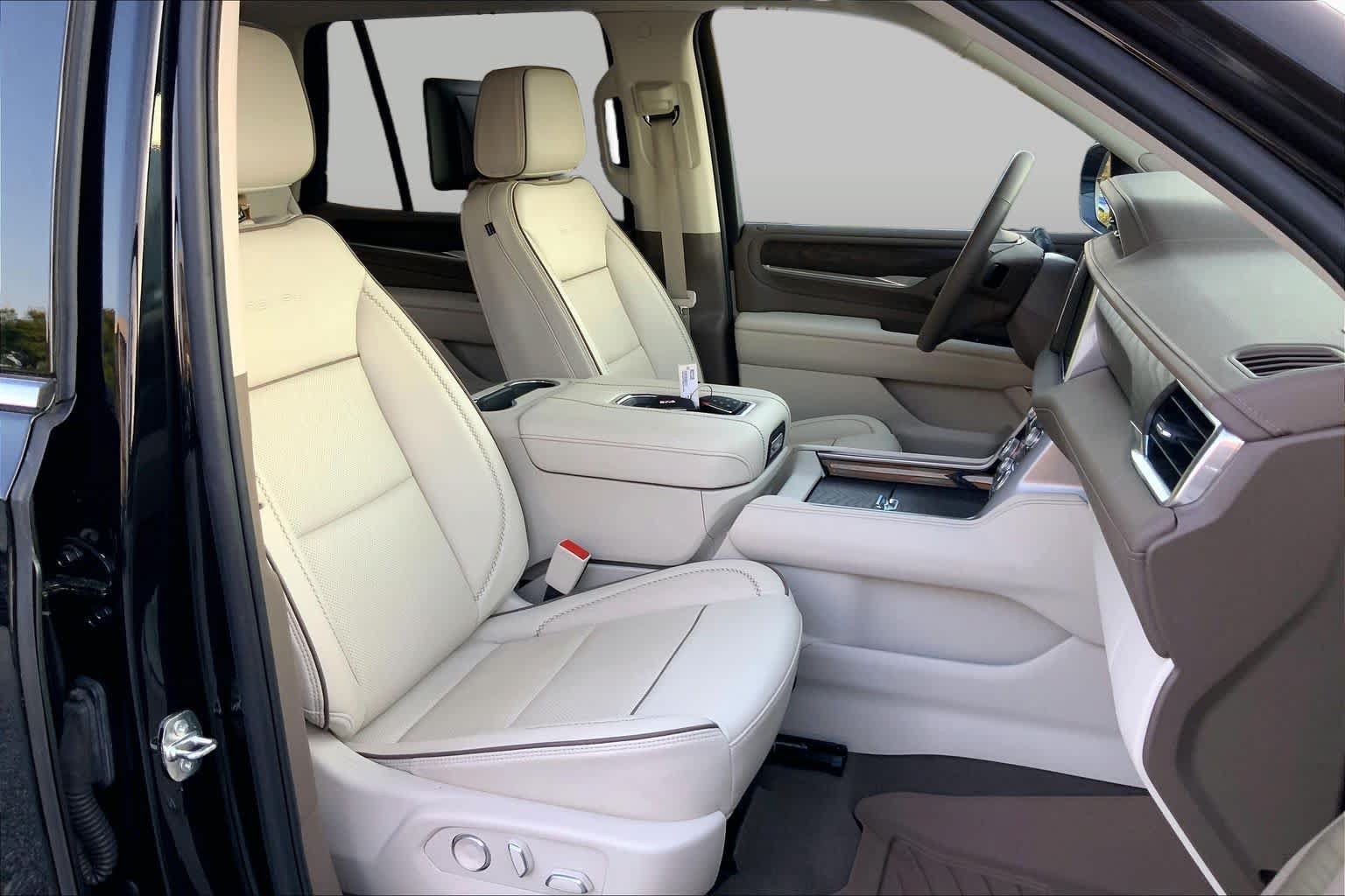 Used 2024 GMC Yukon Denali w/ Max Trailering Package AWD/4WD image 9