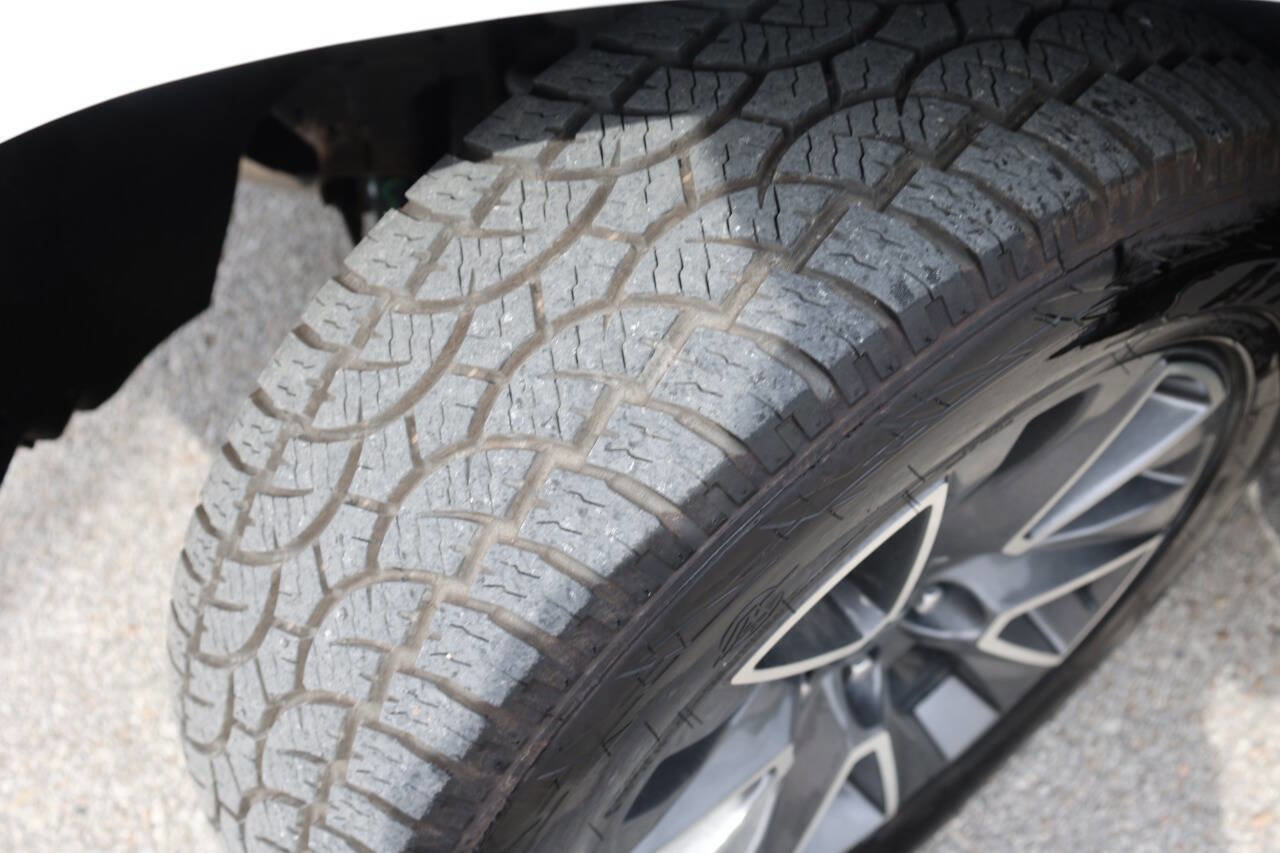 Used 2022 Chevrolet Tahoe Z71 w/ Luxury Package image 26