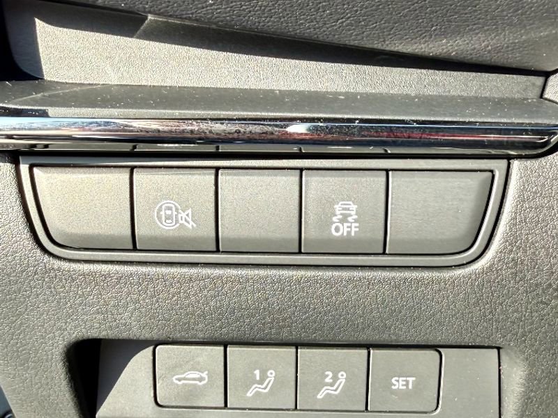 Used 2025 MAZDA MAZDA3 s image 17
