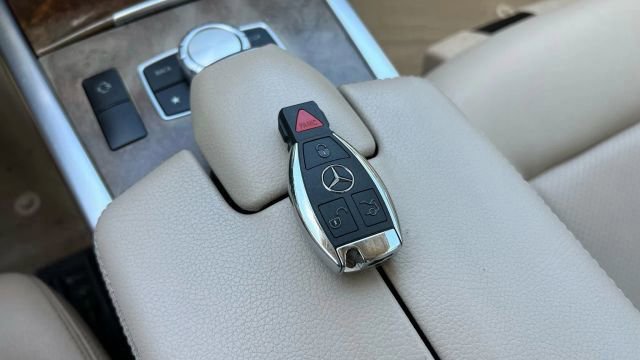 Used 2015 Mercedes-Benz E 350 4MATIC Sedan image 46