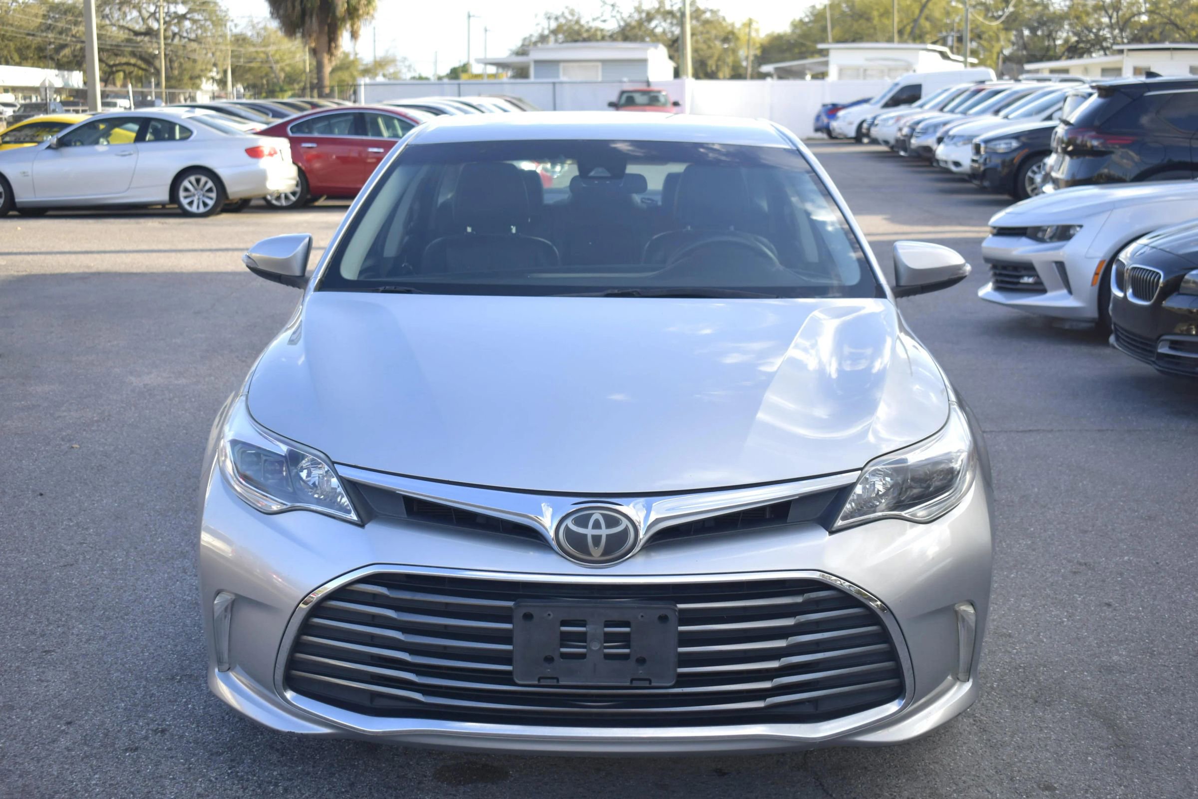 Used 2018 Toyota Avalon XLE image 2