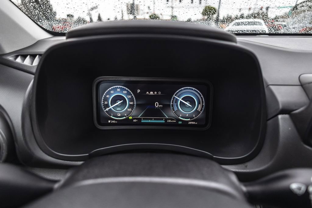 Used 2023 Hyundai Kona SE w/ Cargo Package image 13