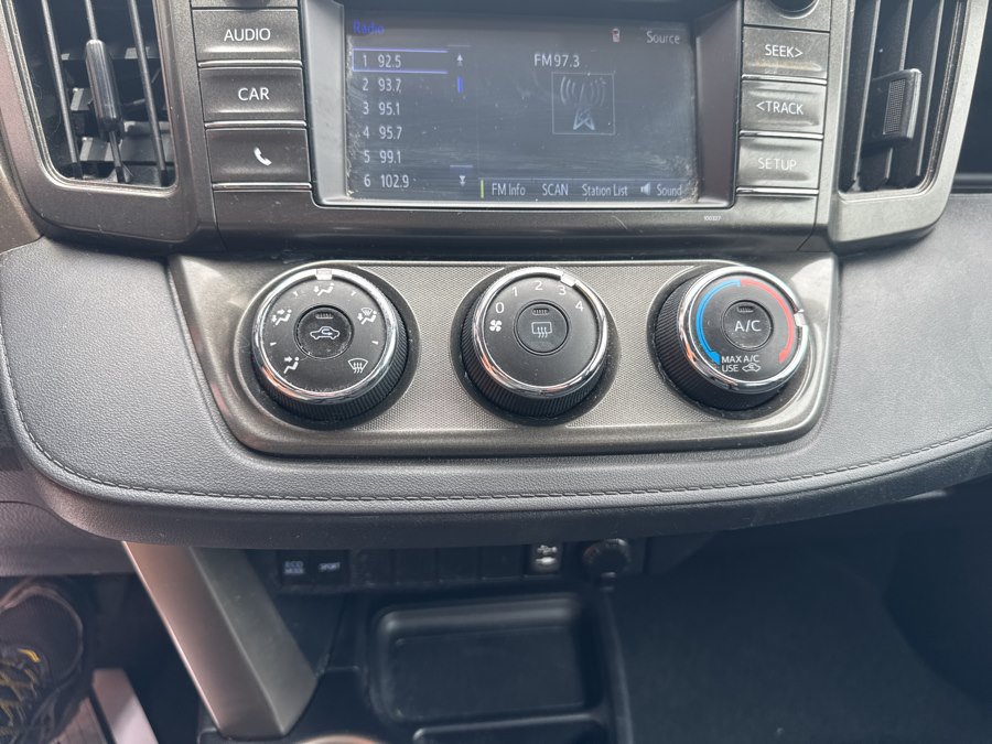 Used 2015 Toyota RAV4 LE AWD/4WD image 24