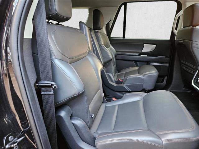 Used 2025 Ford Expedition Max Active AWD/4WD image 17