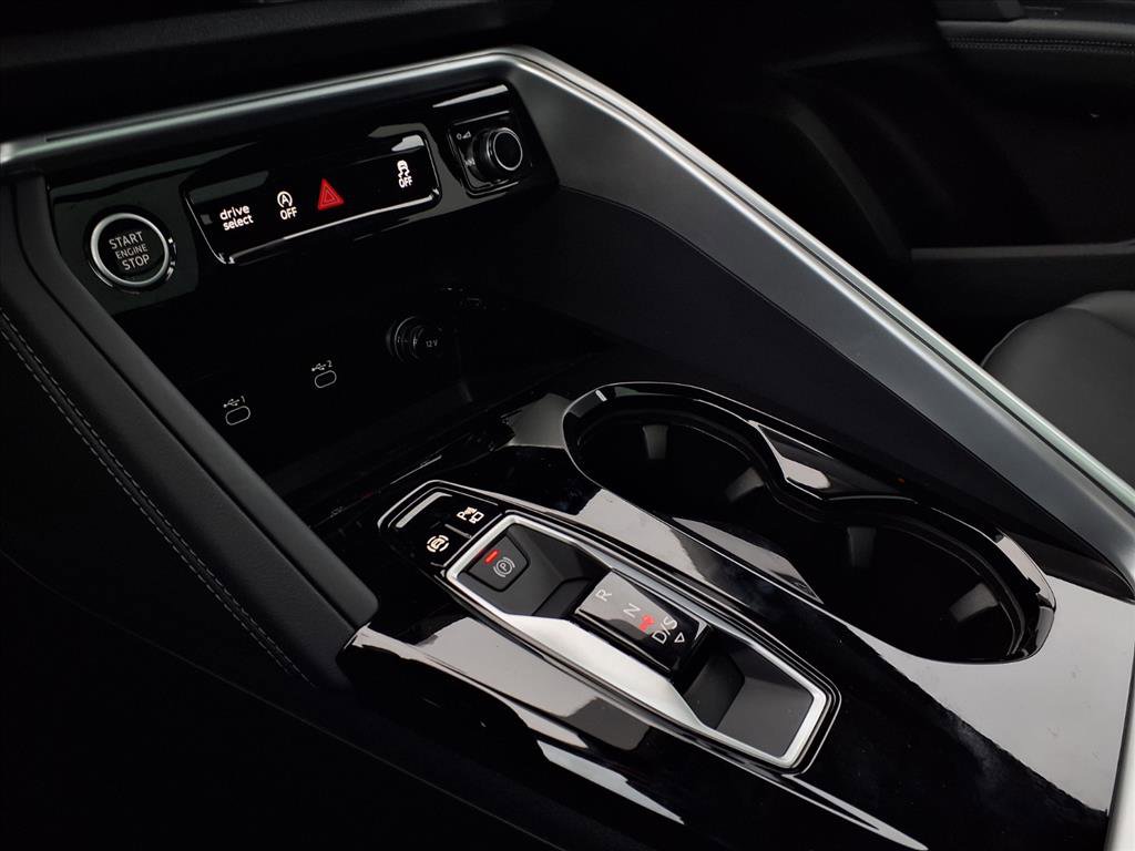 New 2025 Audi Q5 Premium Plus image 18