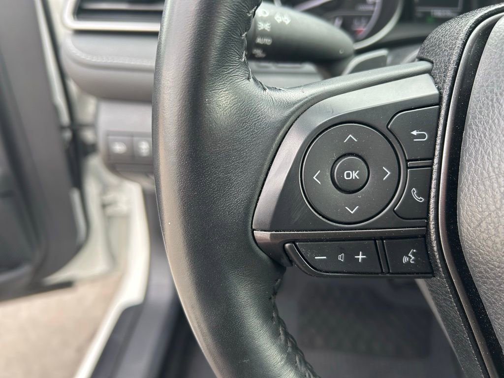 Used 2023 Toyota Camry SE image 19