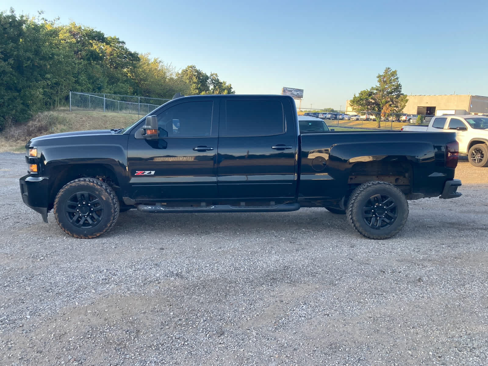 Used 2017 Chevrolet Silverado 2500 LT w/ Midnight Edition AWD/4WD image 3
