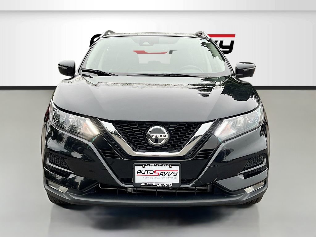 Used 2022 Nissan Rogue Sport SL w/ Premium Package image 2