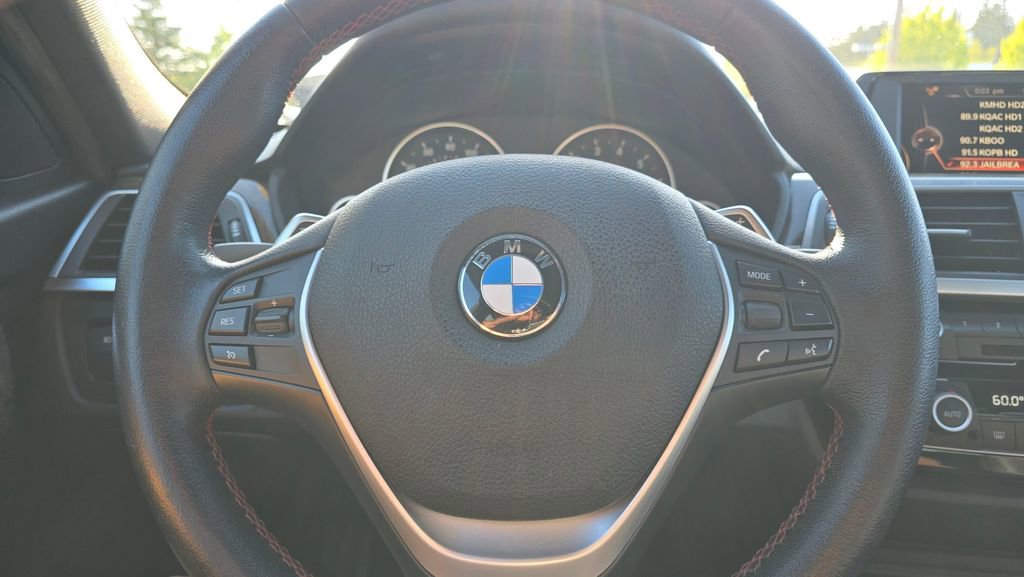 Used 2017 BMW 330i Sedan RWD image 25