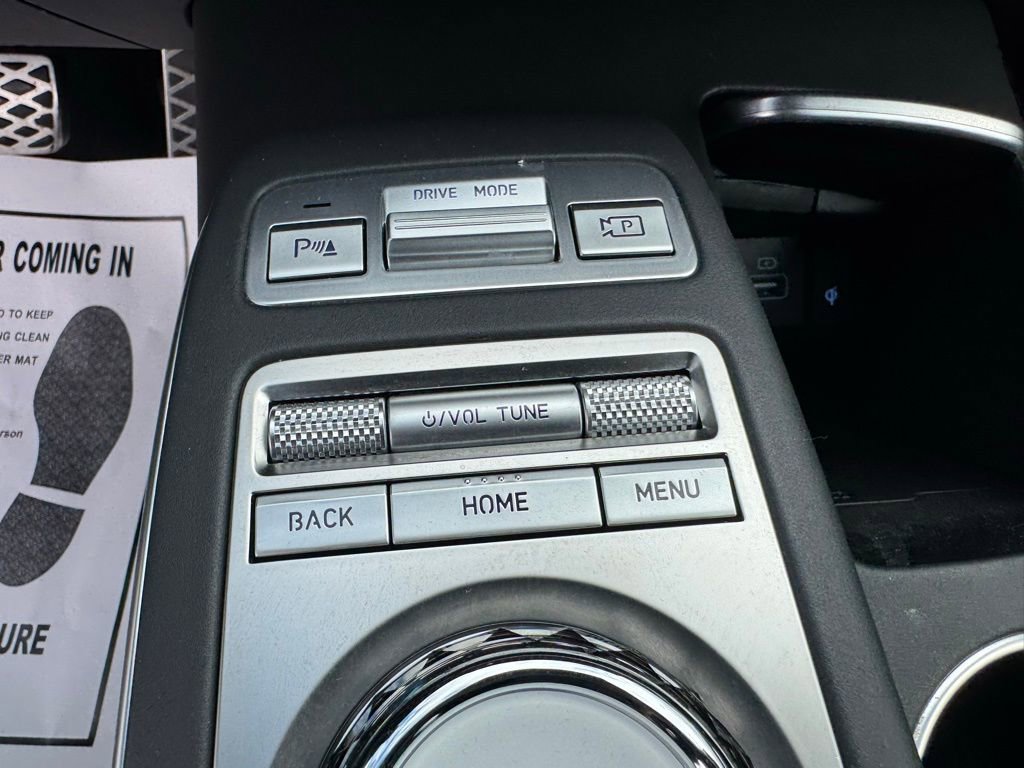 Used 2025 Genesis GV70 3.5T Sport AWD/4WD image 29