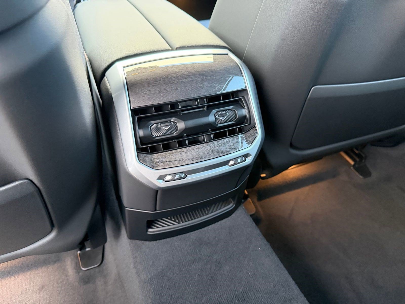 Used 2026 BMW 740i RWD image 23