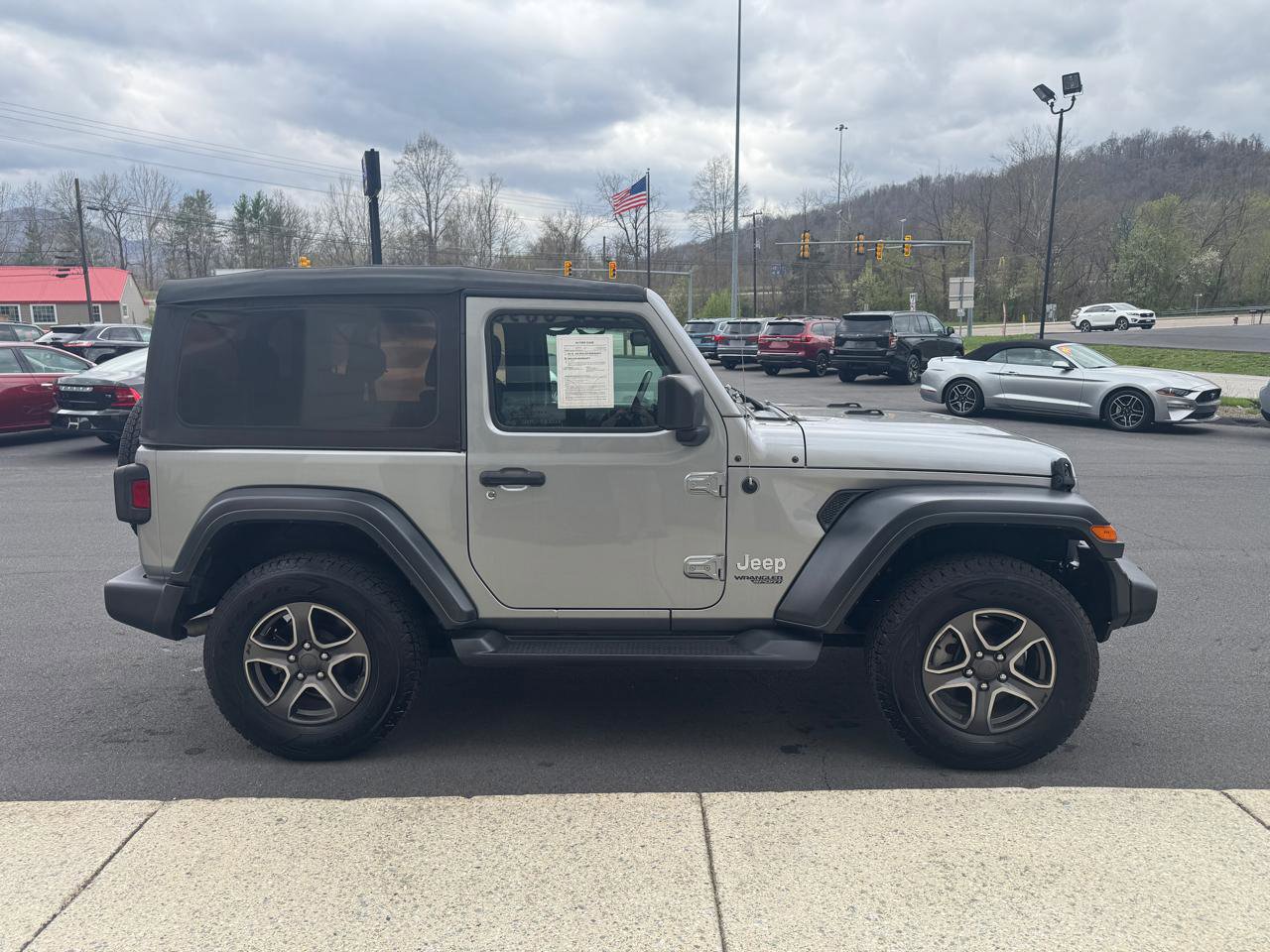 Used 2018 Jeep Wrangler Sport image 7