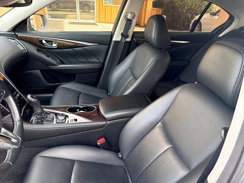 Used 2019 INFINITI Q50 Luxe w/ Essential Package (3.0T Luxe) AWD/4WD image 9