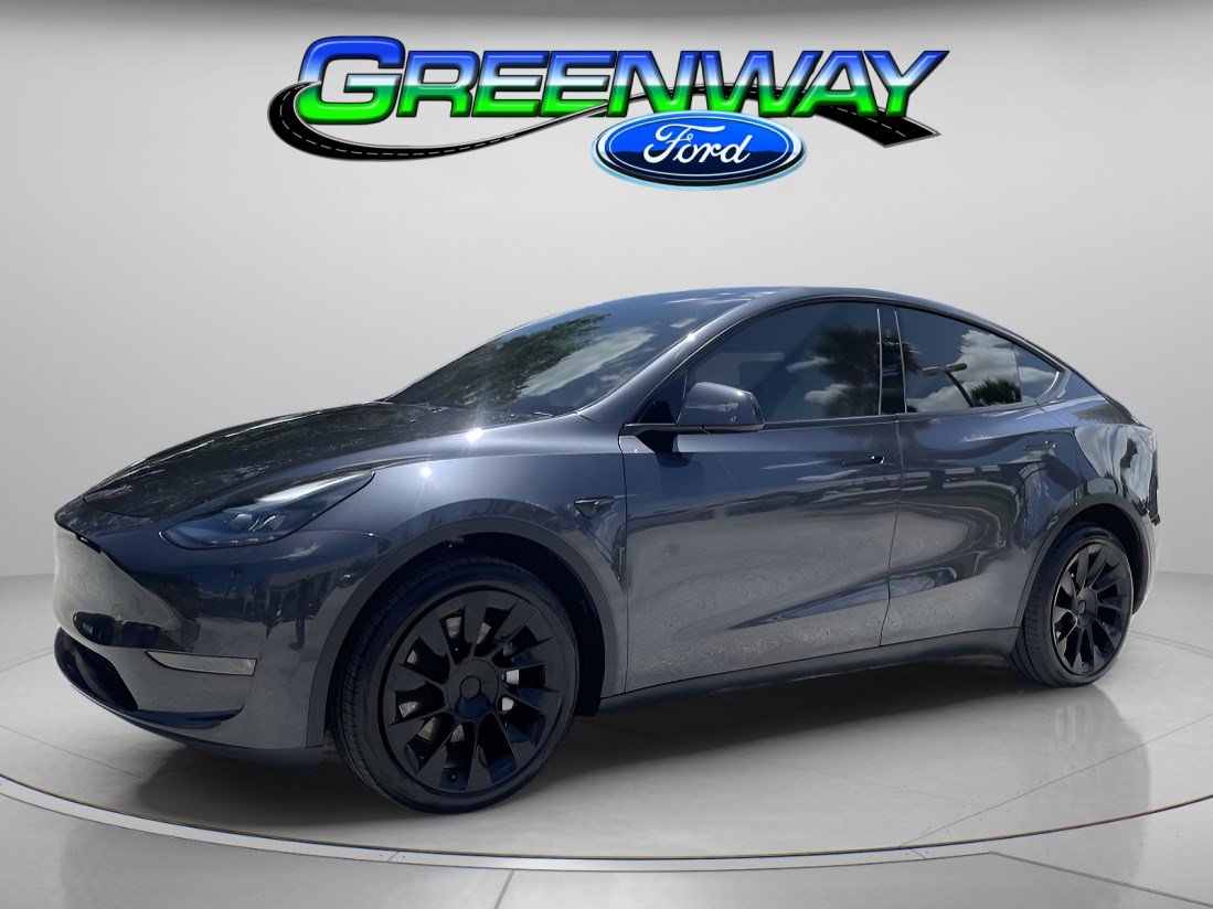 Used 2024 Tesla Model Y Long Range AWD/4WD image 1