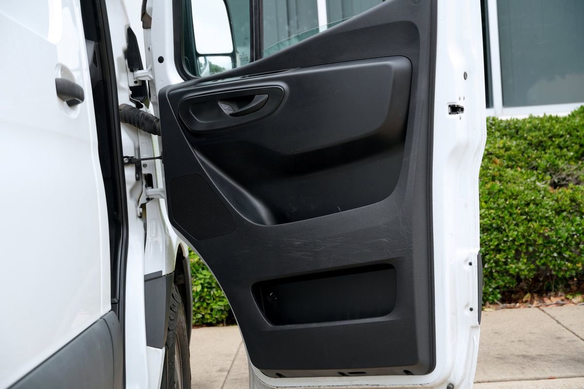 Used 2022 Mercedes-Benz Sprinter 1500 image 39