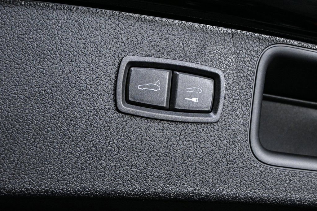 Certified 2026 Porsche Macan image 34