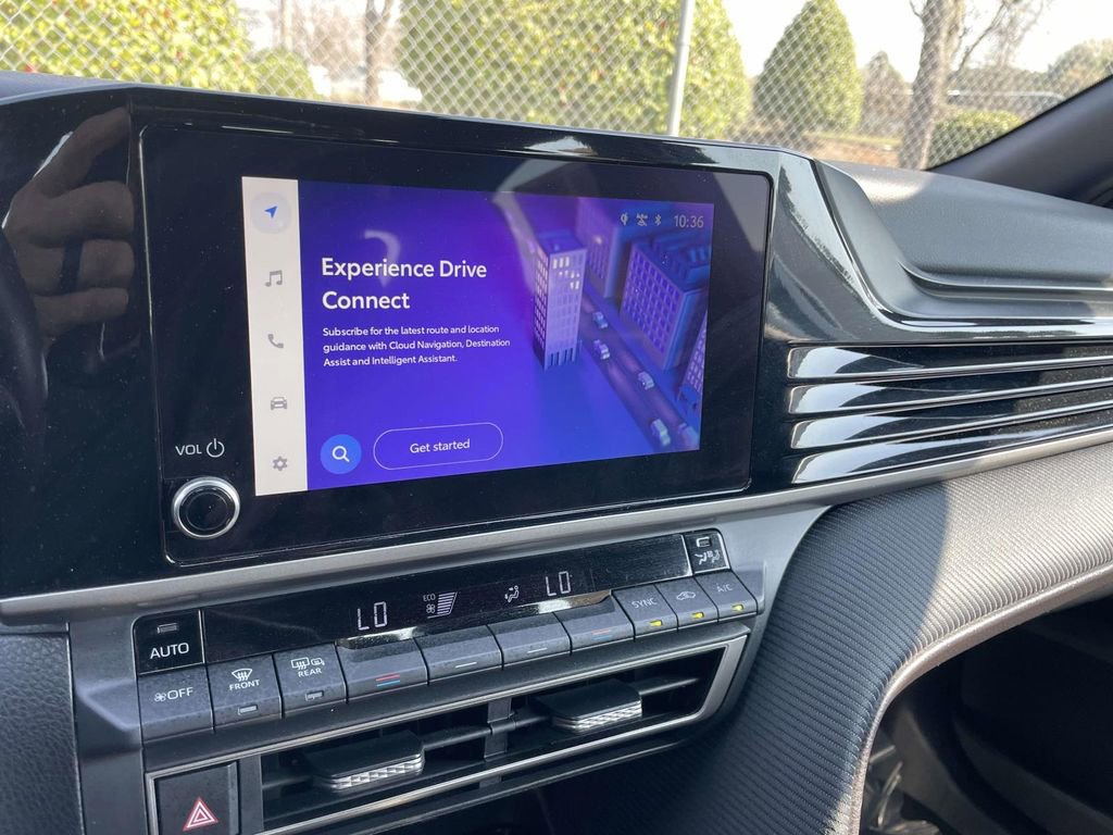 Used 2025 Toyota Camry SE image 39