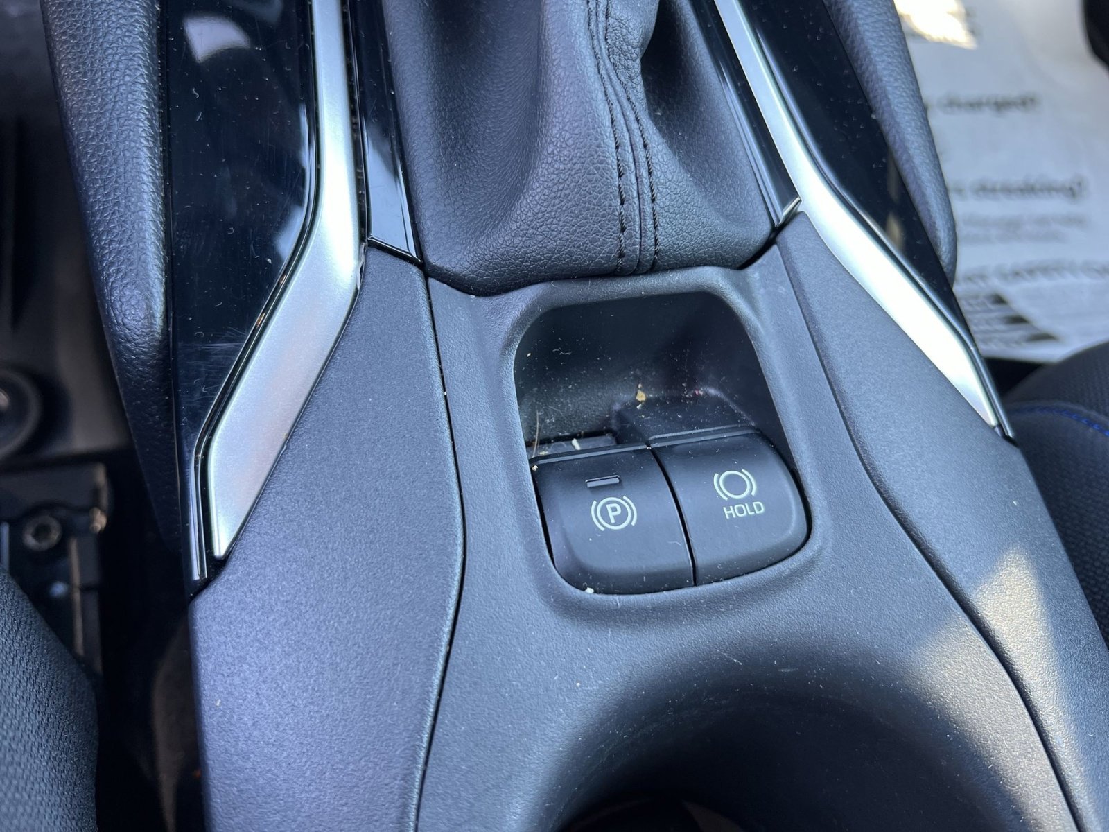 Used 2024 Toyota Corolla Cross SE image 32