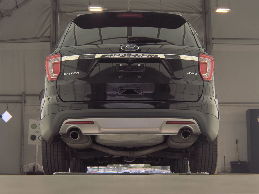 Used 2017 Ford Explorer Limited w/ Equipment Group 301A image 7