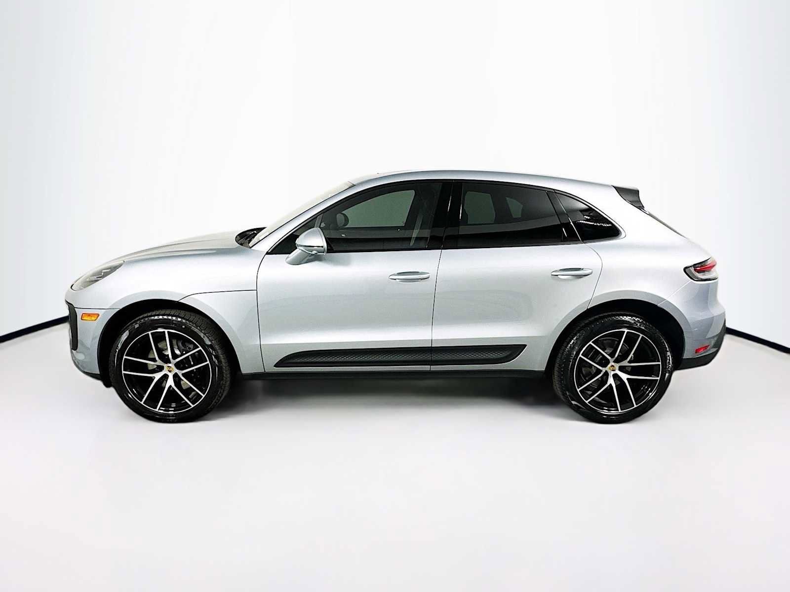 New 2025 Porsche Macan image 2
