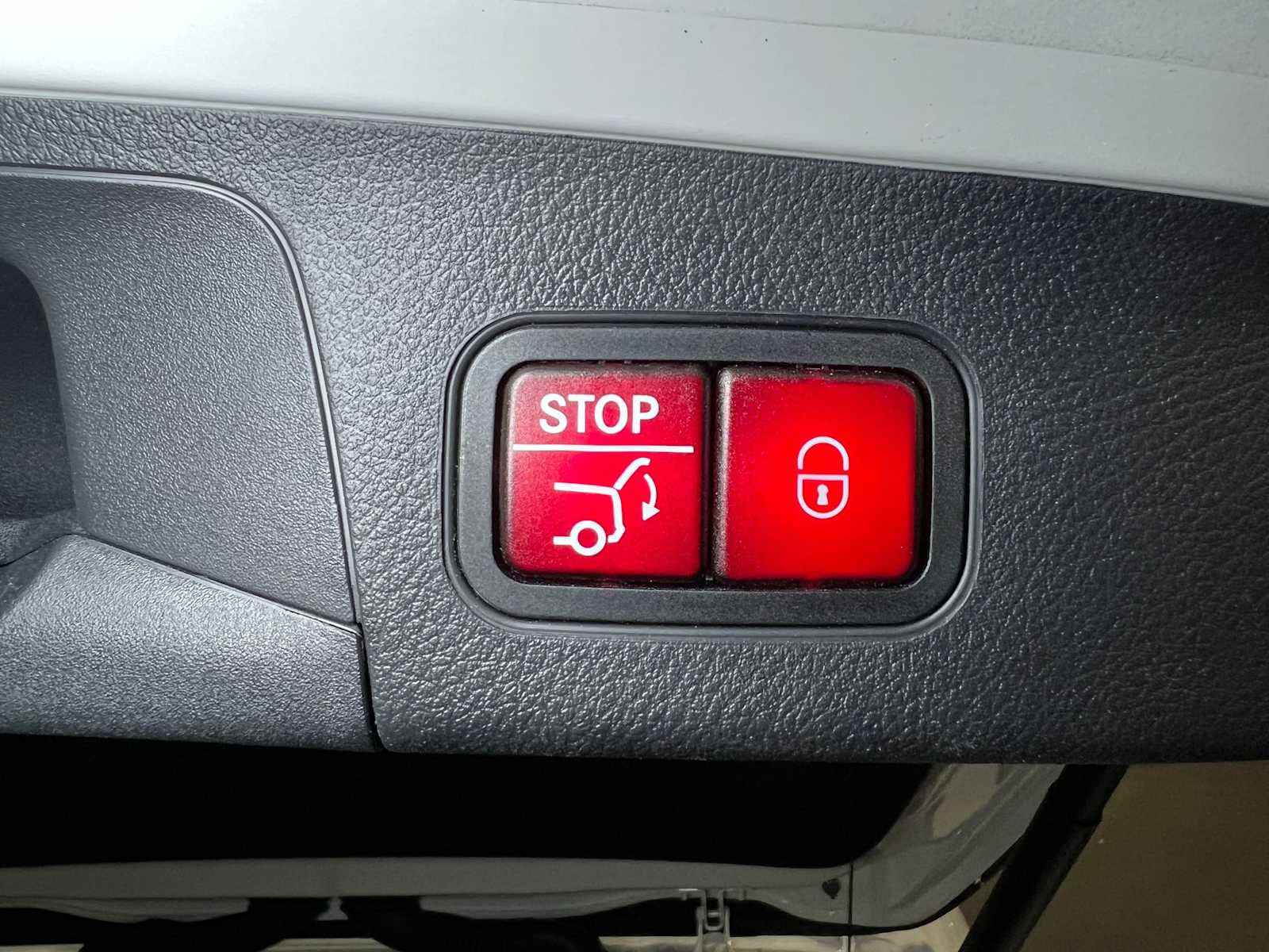 Certified 2025 Mercedes-Benz GLA 250 4MATIC image 17