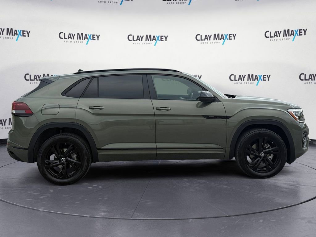Used 2026 Volkswagen Atlas Cross Sport SEL R-Line AWD/4WD image 6