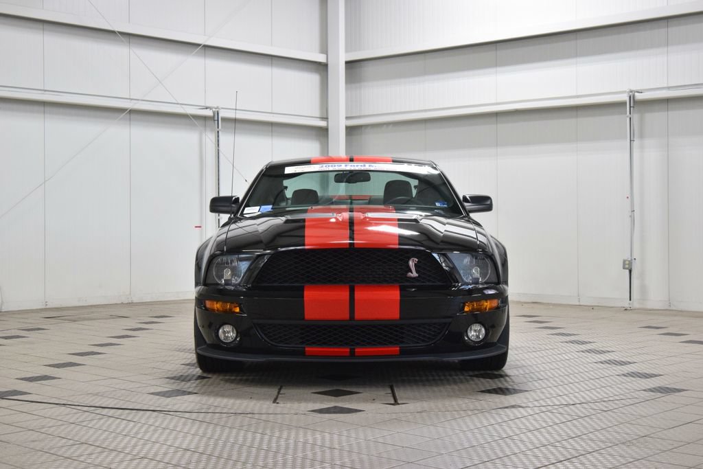 Used 2009 Ford Mustang Shelby GT500 RWD image 2