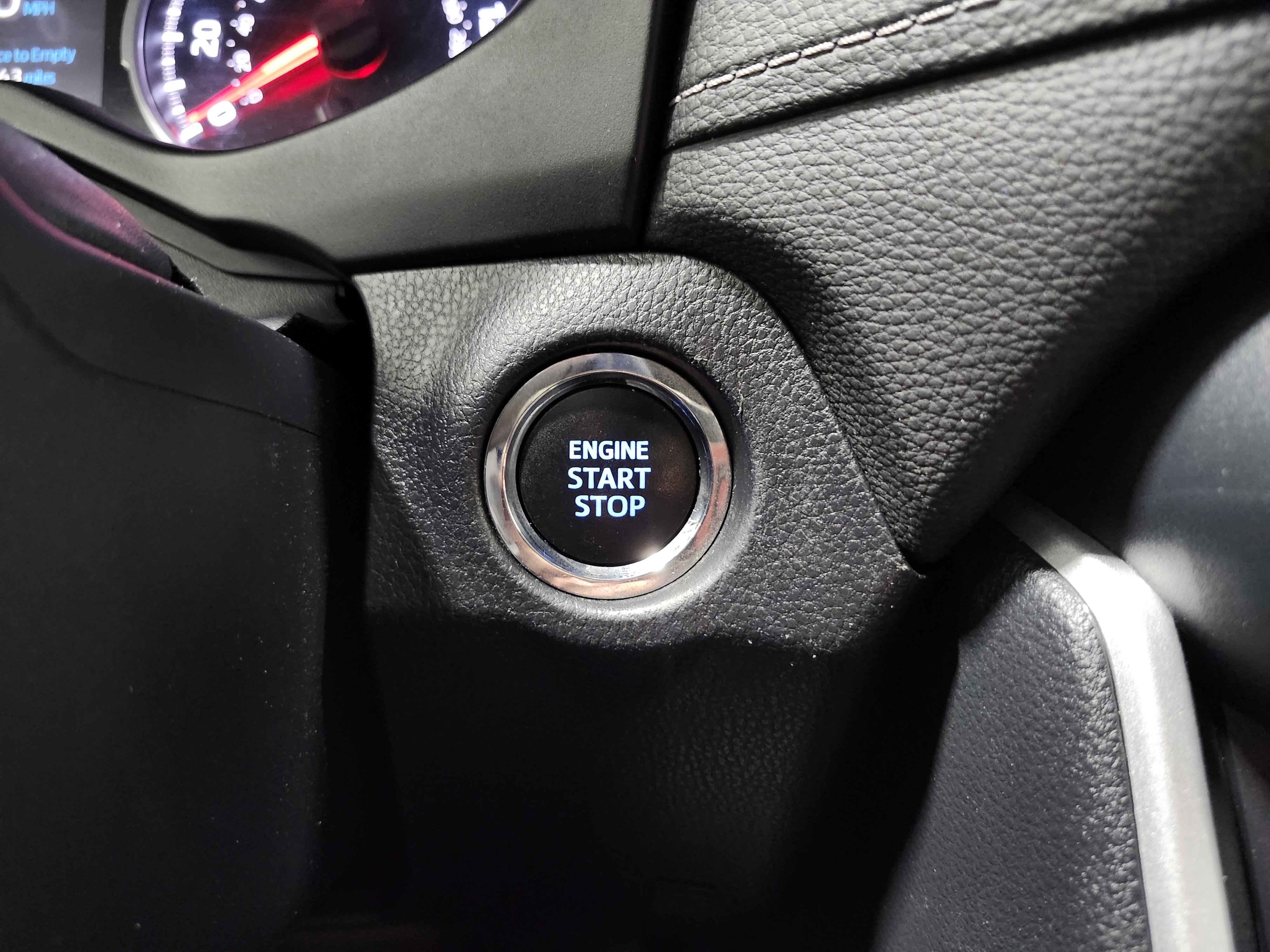 Used 2021 Toyota RAV4 XLE image 6