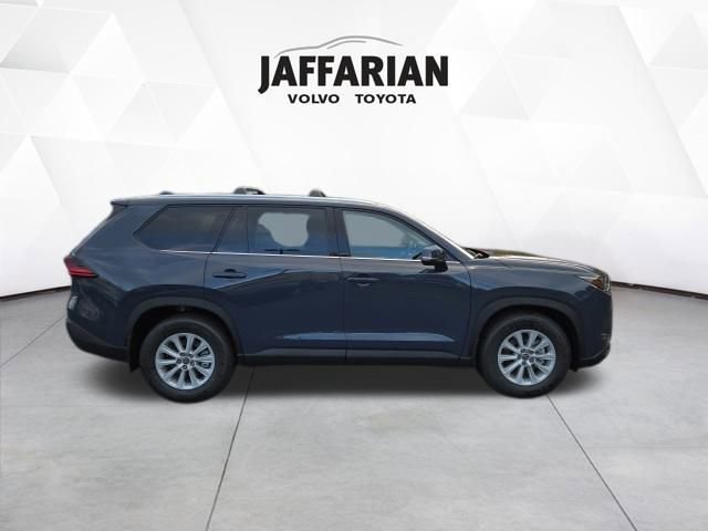 New 2026 Toyota Grand Highlander XLE image 2