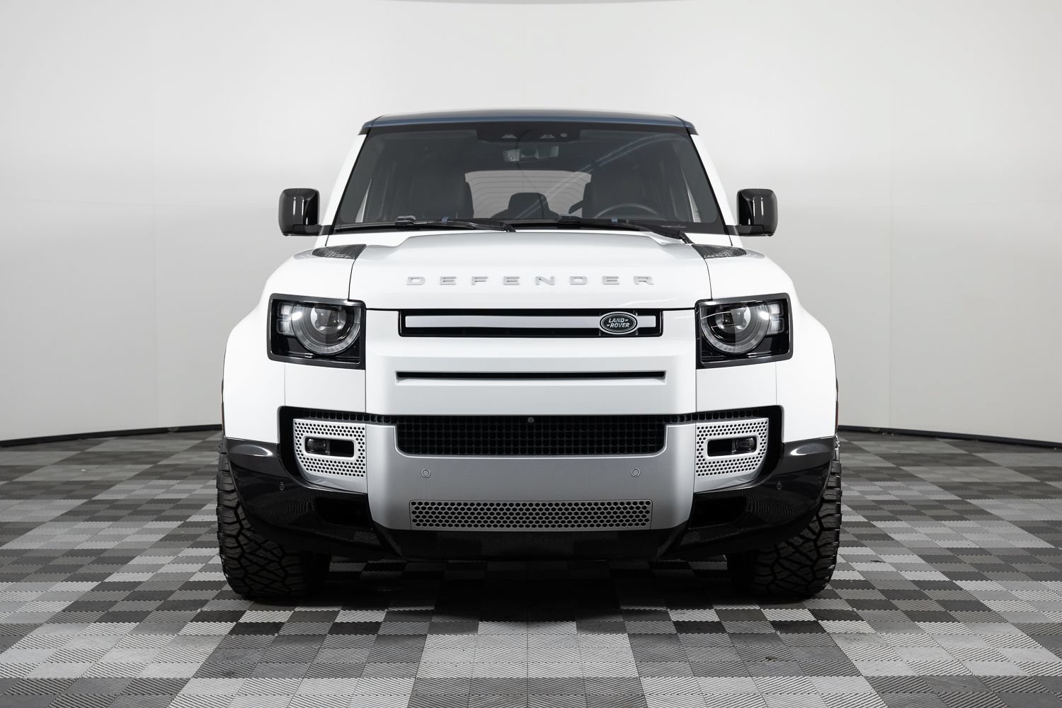 Used 2024 Land Rover Defender 110 SE AWD/4WD image 10