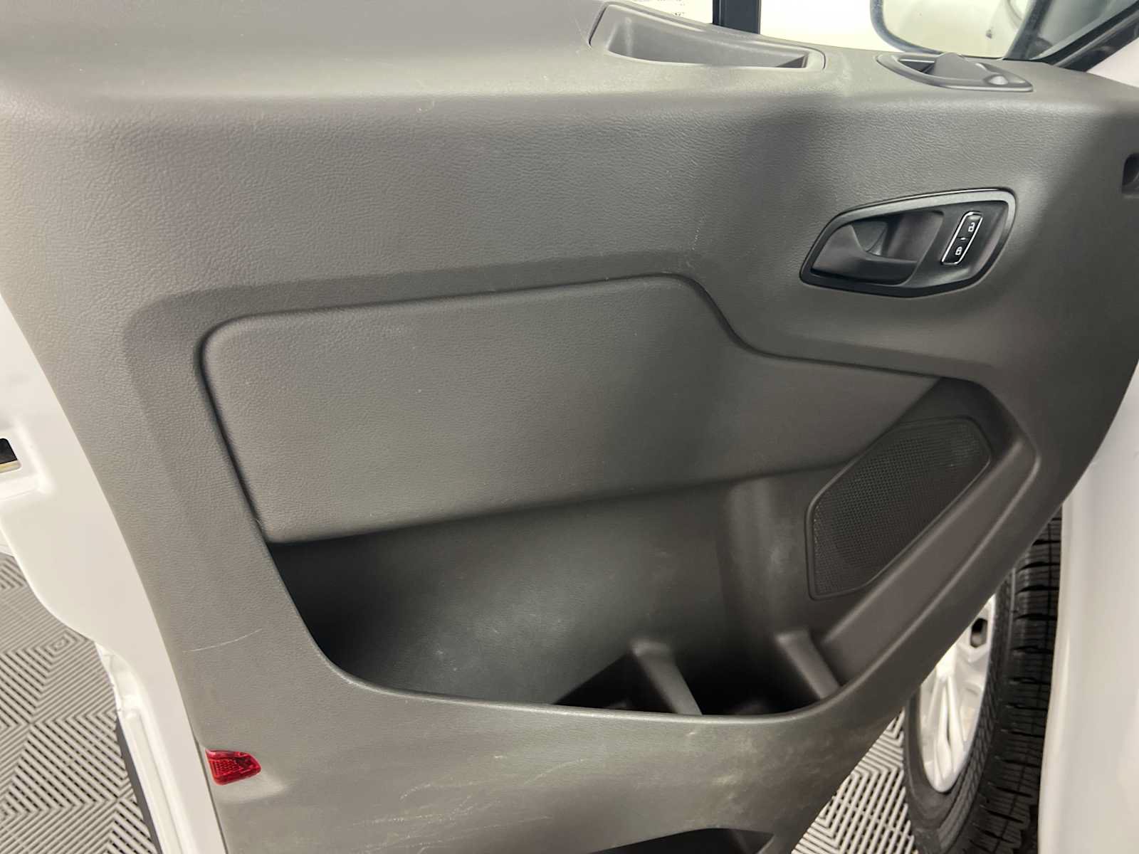 Used 2025 Ford Transit 250 Low Roof w/ Exterior Upgrade Package RWD image 9
