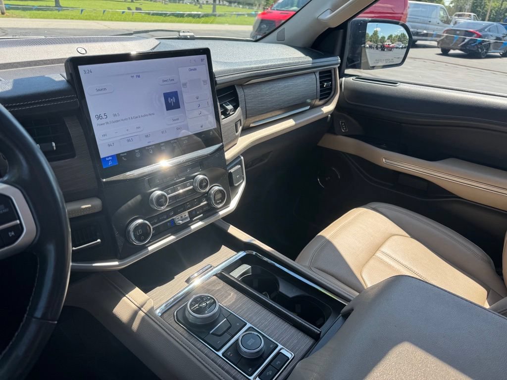 Used 2024 Ford Expedition Limited AWD/4WD image 15