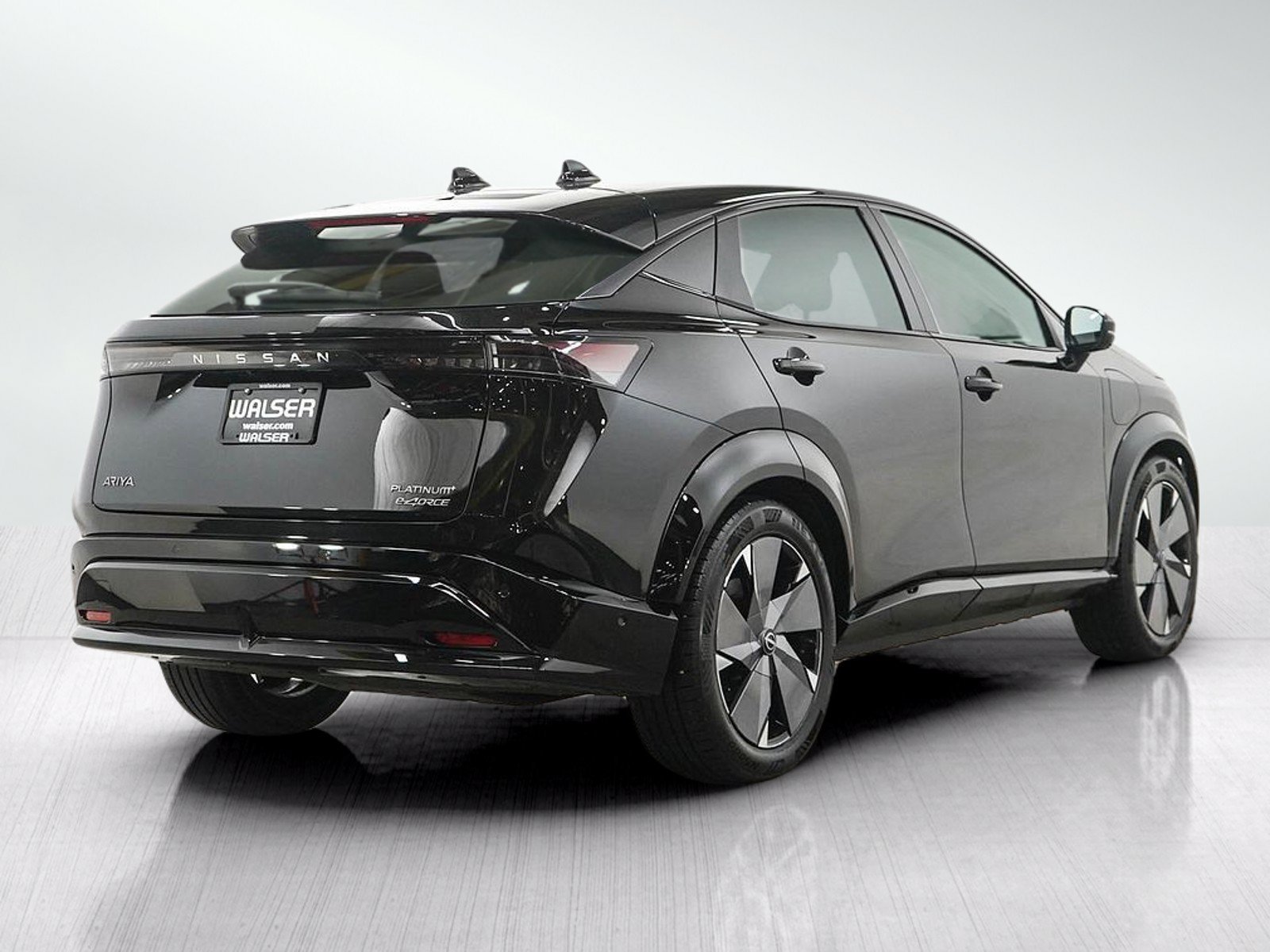 Used 2023 Nissan Ariya AWD/4WD image 5