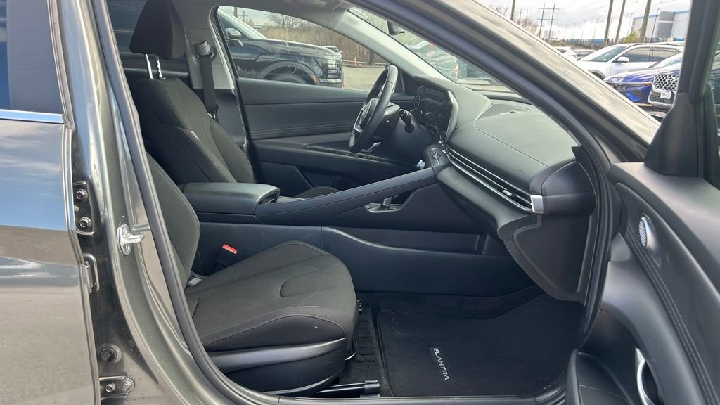 Used 2024 Hyundai Elantra SEL w/ Convenience Package image 21