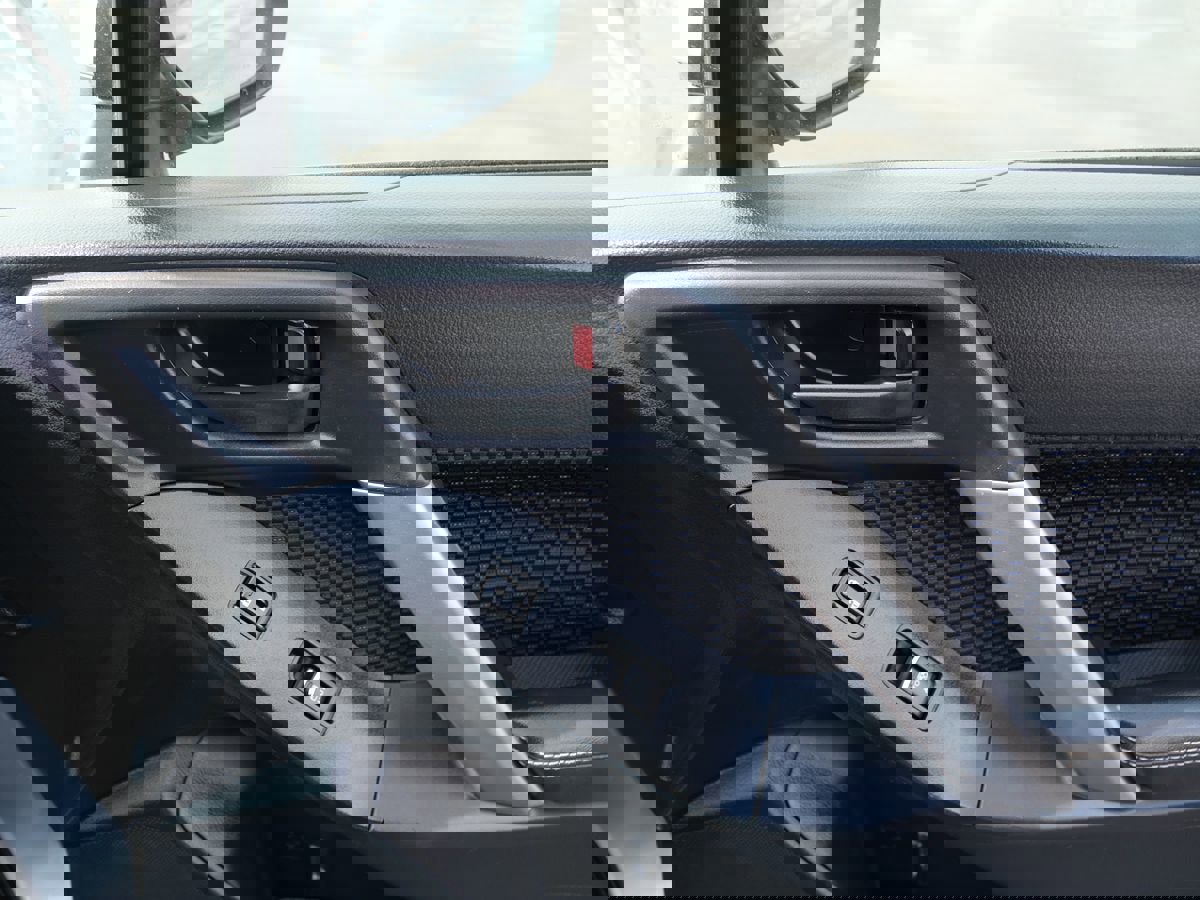 Used 2018 Subaru Forester 2.5i Premium w/ All-Weather Package image 18