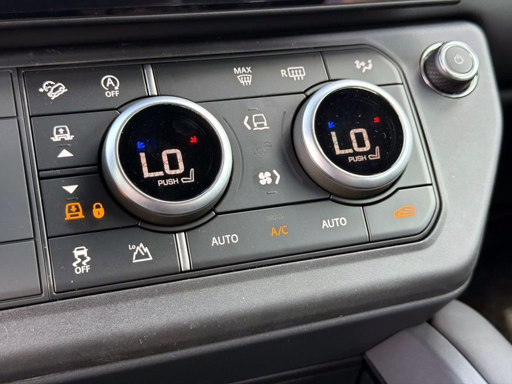 New 2026 Land Rover Defender 110 X-Dynamic SE image 26