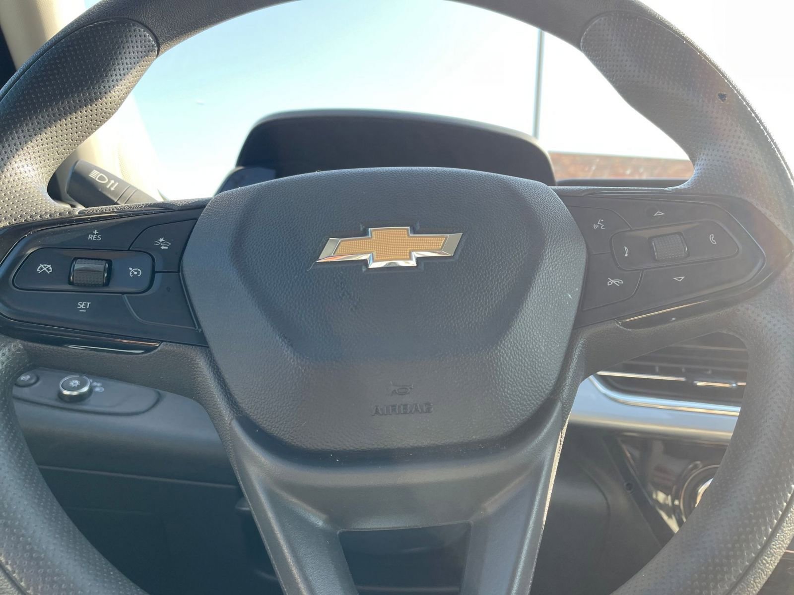 Used 2025 Chevrolet Trax LT image 27