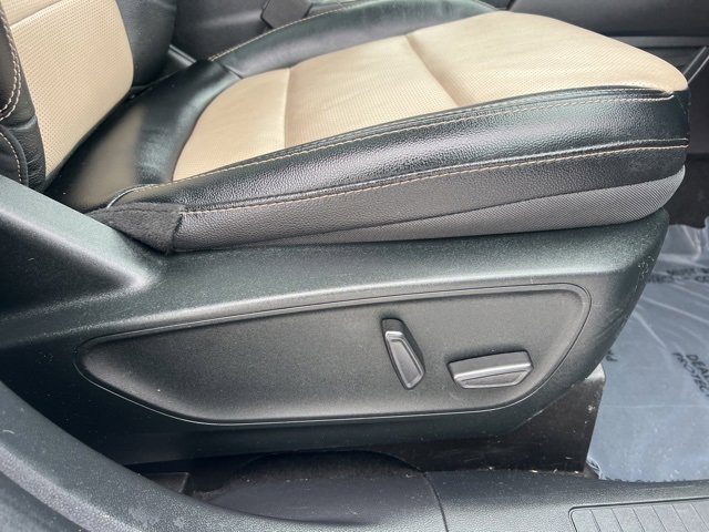 Used 2022 Ford Escape Titanium w/ Titanium Elite Package image 12