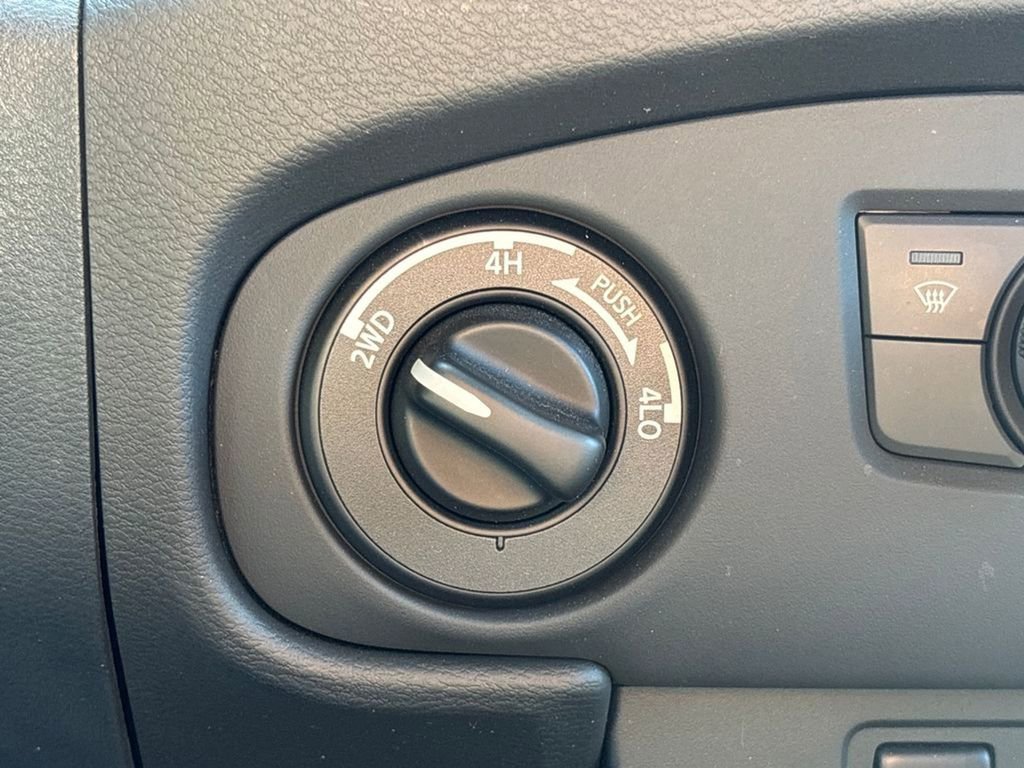 Used 2024 Nissan Frontier PRO-4X w/ Technology Package AWD/4WD image 35