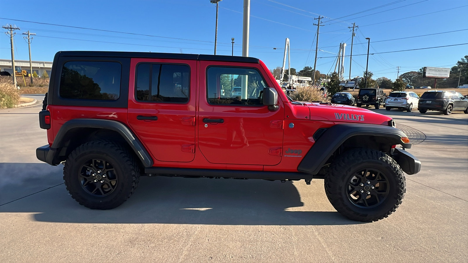 Used 2025 Jeep Wrangler Willys image 7