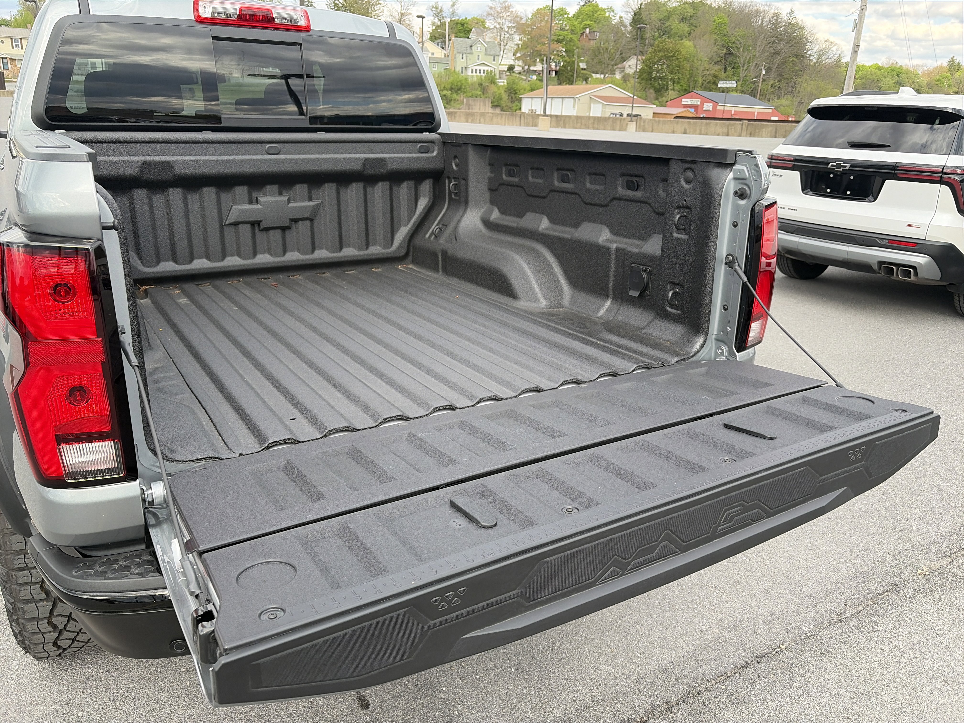 New 2026 Chevrolet Colorado ZR2 w/ Technology Package AWD/4WD image 5