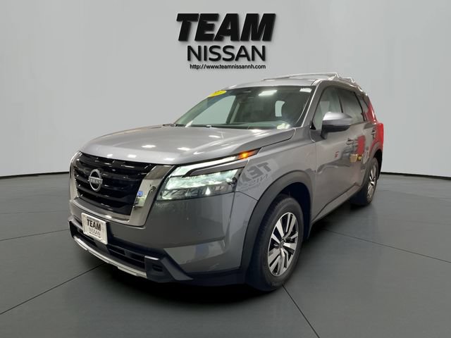 Certified 2025 Nissan Pathfinder SL AWD/4WD image 3