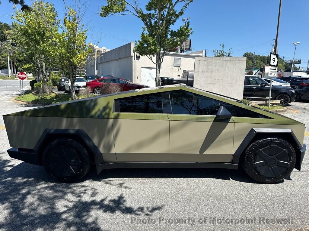 Used 2024 Tesla Cybertruck AWD Crew Cab image 5