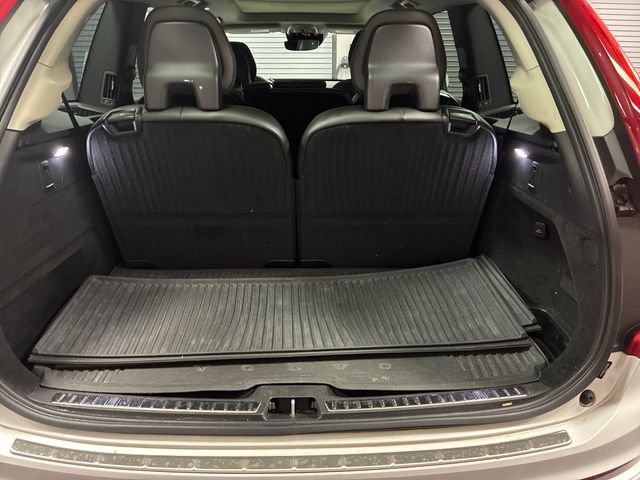 Used 2020 Volvo XC90 T5 Momentum w/ Protection Package Premier FWD image 23