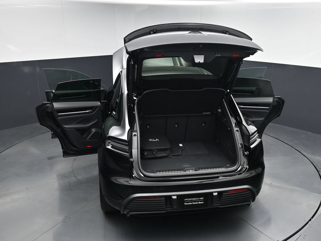 New 2026 Porsche Macan 4 Electric AWD/4WD image 31