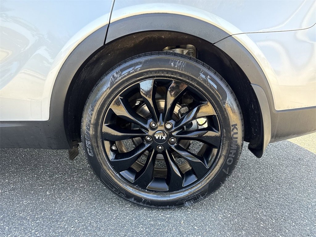 Used 2020 Kia Sorento LX image 10