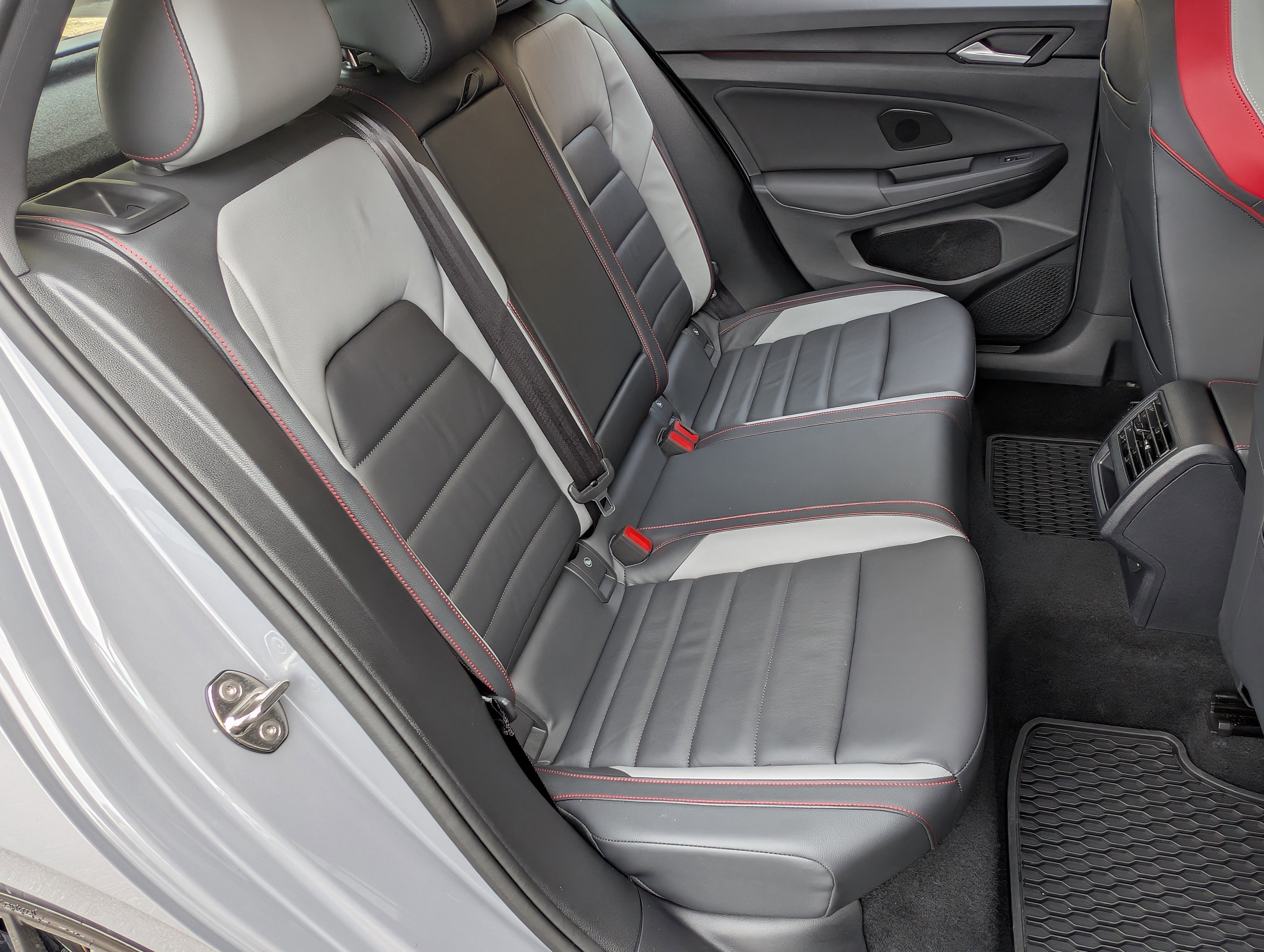 Used 2024 Volkswagen GTI SE image 20