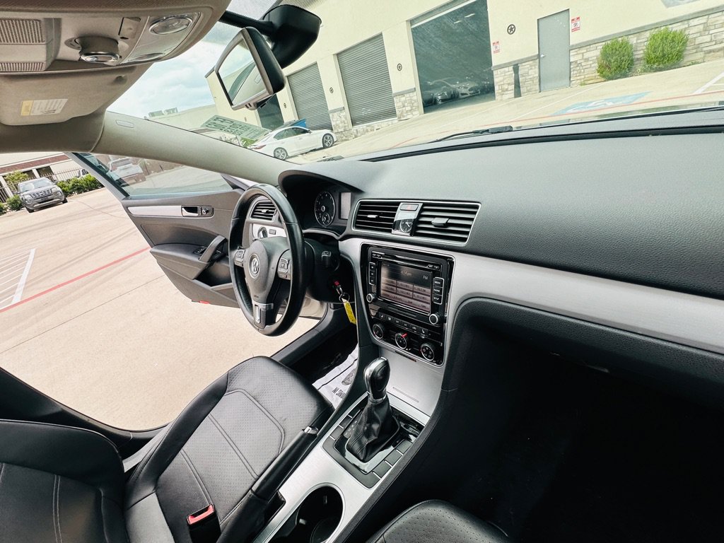 Used 2013 Volkswagen Passat 2.5 SE FWD image 24