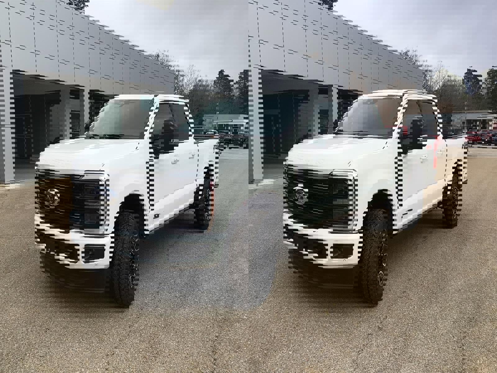 New 2026 Ford F250 Platinum w/ FX4 Off-Road Package image 3